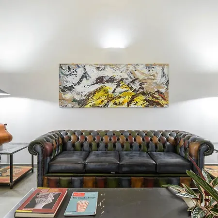 Industrial-style Next To Vatican Metro *