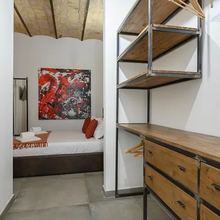 Industrial-style Next To Vatican Metro شقة