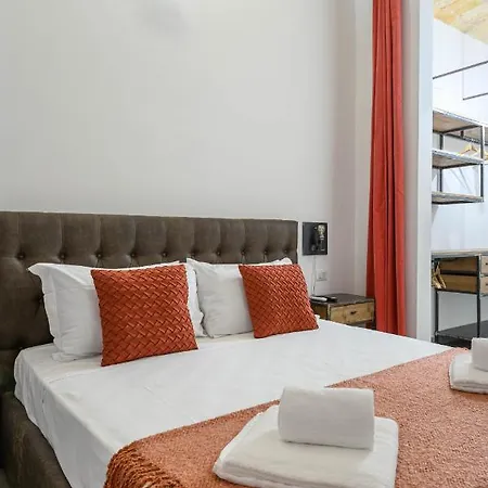 Industrial-style Next To Vatican Metro شقة